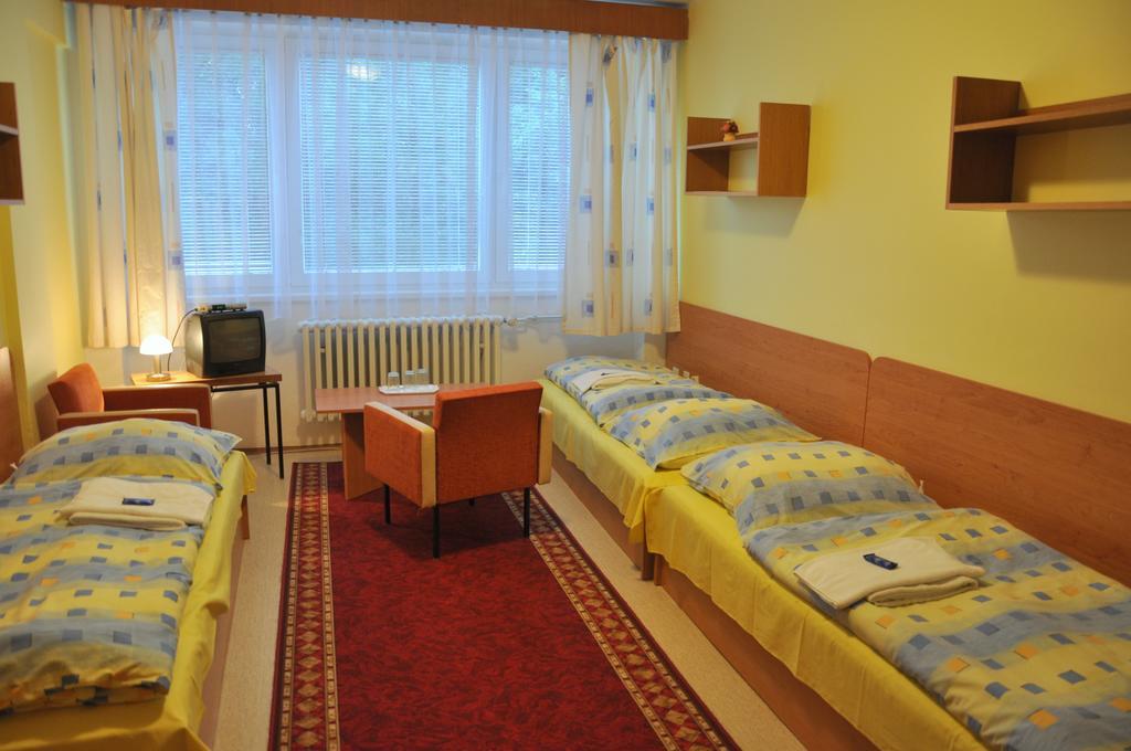 Hotel Komarov Бърно Екстериор снимка