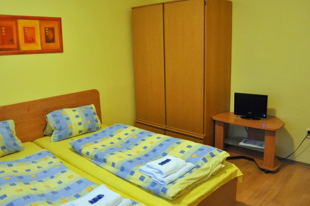 Hotel Komarov Бърно Екстериор снимка