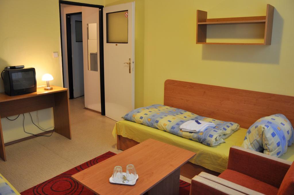 Hotel Komarov Бърно Екстериор снимка