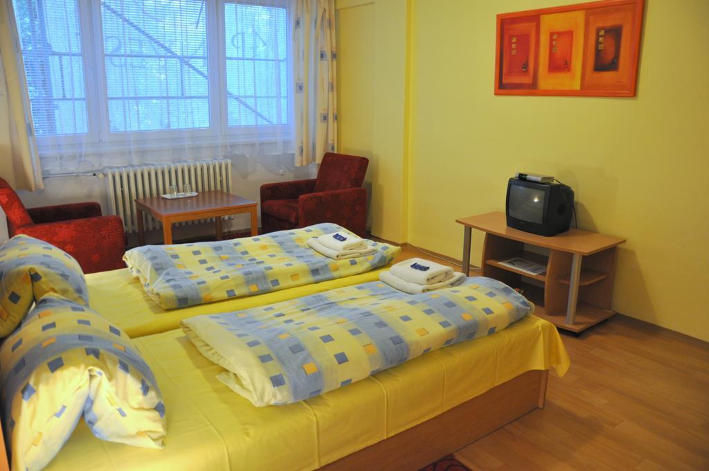 Hotel Komarov Бърно Екстериор снимка