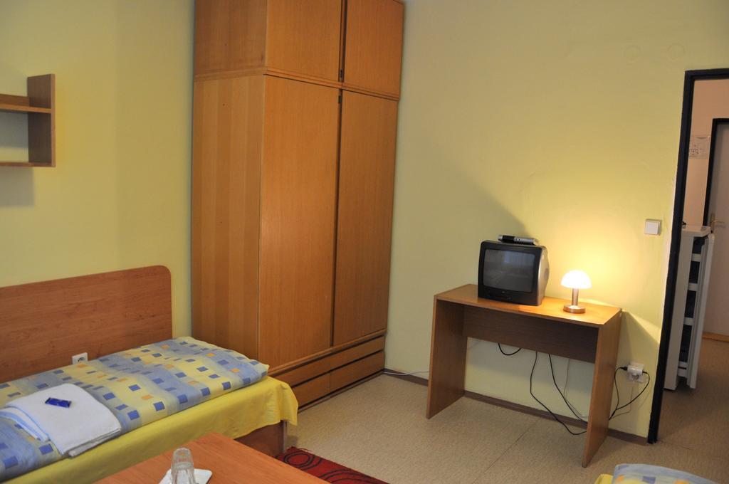Hotel Komarov Бърно Екстериор снимка